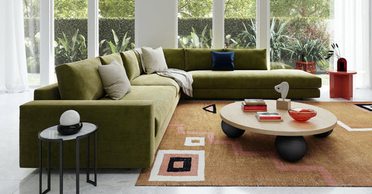 Versatile modular couch with adjustable seating options